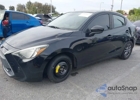 2019 Toyota Yaris Le z USA, uszkodzony, nr VIN 3MYDLBYVXKY501833